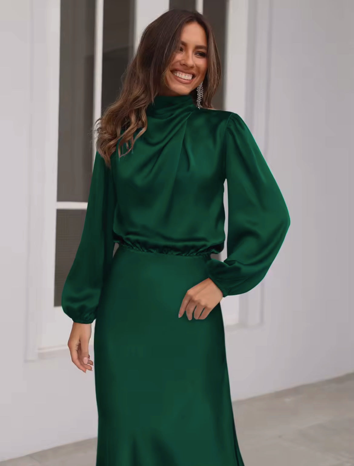 VESTIDO VERDE SATINADO