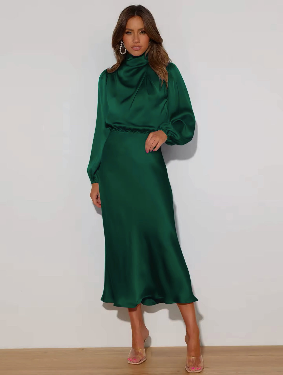 VESTIDO VERDE SATINADO